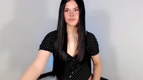 Snapshot of maddiejackson chatting on February 2025 08:19:01 PM Im ZY DONT FORGET TO FOLLOW ME - online show from February 2025 08:19:01 PM