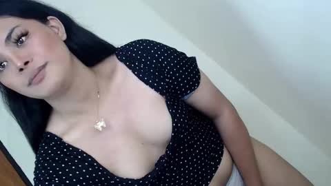 Snapshot of maddiejackson chatting on October 2025 04:22:01 AM Im ZY DONT FORGET TO FOLLOW ME - online show from October 2025 04:22:01 AM