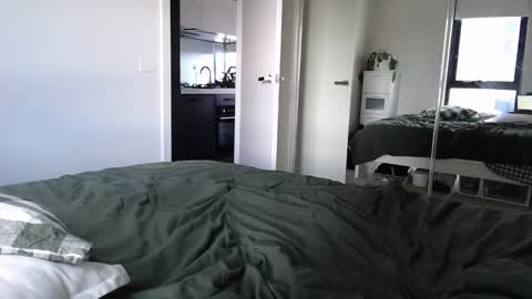 Maddie Meek  online show from February 2025 05:37:02 AM