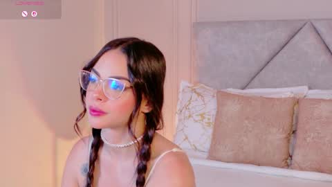 Maddison online show from April 2026 11:37:02 PM