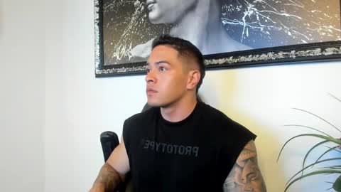 Snapshot of maddox_santana chatting on March 2025 10:42:01 PM Maddox Santana online show from March 2025 10:42:01 PM