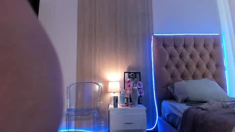 Maddyluxe online show from April 2026 09:08:02 PM