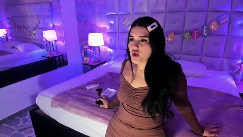 Snapshot of maddysexx_ chatting on April 2026 11:33:01 AM Maddy online show from April 2026 11:33:01 AM