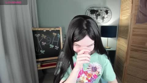 madelaines online show from November 2025 08:40:01 AM