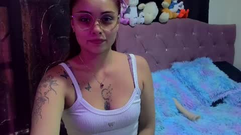 Snapshot of madeleine_2018 chatting on April 2026 07:25:02 PM sofia online show from April 2026 07:25:02 PM
