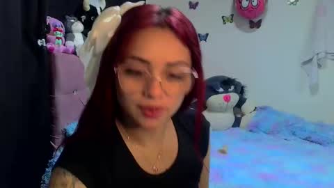 Snapshot of madeleine_2018 chatting on May 2026 09:06:01 AM sofia online show from May 2026 09:06:01 AM