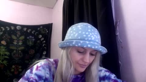 Snapshot of madelinevalentine chatting on October 2025 12:47:02 AM madeline online show from October 2025 12:47:02 AM
