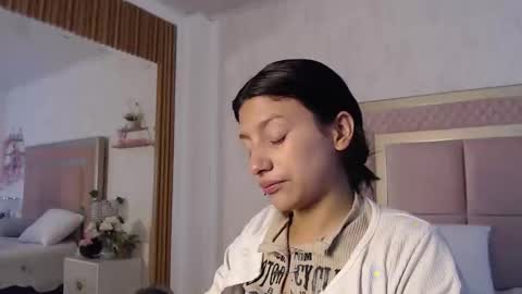 madhison_5 online show from April 2026 12:21:01 PM