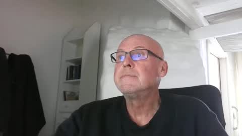 madio1187940 online show from November 2025 12:08:02 PM