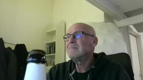 madio1187940 online show from December 2025 04:11:01 PM