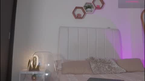 Snapshot of madison__evans chatting on November 2025 05:07:01 AM Valentina 1030 530 - online show from November 2025 05:07:01 AM