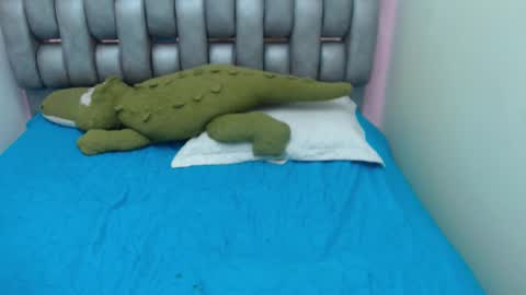 Snapshot of madison_copers chatting on December 2025 12:16:02 AM M A D I S O N online show from December 2025 12:16:02 AM