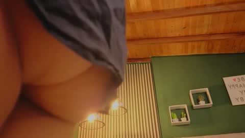 Melissa     700  1400 -5 online show from October 2025 12:26:02 PM