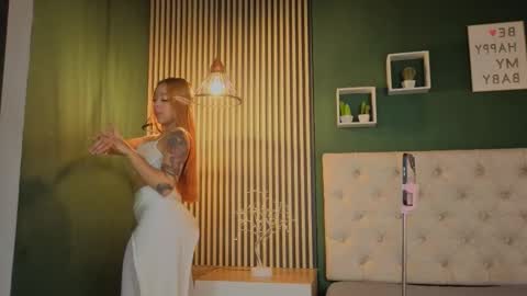 Melissa     700  1400 -5 online show from October 2025 12:50:02 PM