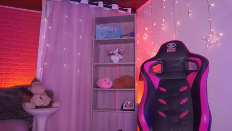 Madison   online show from November 2025 12:27:01 PM