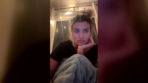 Snapshot of madisonlubbe2 chatting on May 2026 05:02:02 AM madisonlubbe2 online show from May 2026 05:02:02 AM
