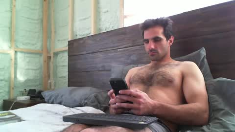 Snapshot of madmax0133 chatting on January 2025 03:45:01 PM Guigui online show from January 2025 03:45:01 PM