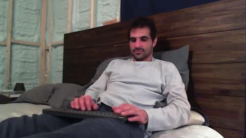 Snapshot of madmax0133 chatting on January 2025 11:43:02 PM Guigui online show from January 2025 11:43:02 PM