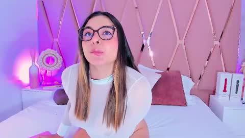 Mady James online show from November 2025 12:38:02 PM