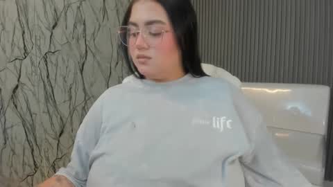 Snapshot of mady_muse chatting on February 2026 03:15:01 AM MADY online show from February 2026 03:15:01 AM