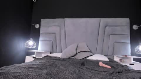 MAEE ANGELS online show from December 2024 05:10:01 AM