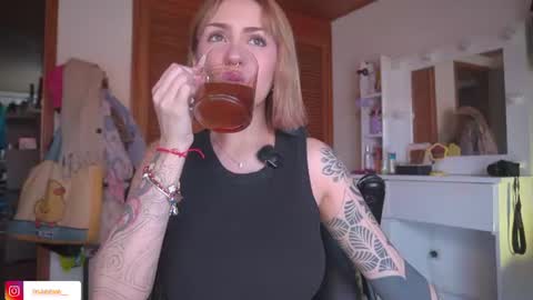 Maeve  schedule 11 am- 530 pm colombia time  online show from June 2026 12:48:01 PM