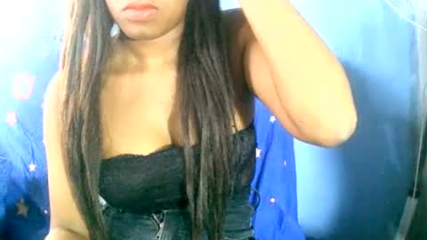 Snapshot of maelahlove chatting on December 2024 12:02:01 PM MaelahLove online show from December 2024 12:02:01 PM