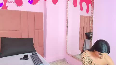 Snapshot of maeve_wilde chatting on February 2025 09:33:02 PM maeve_wilde online show from February 2025 09:33:02 PM