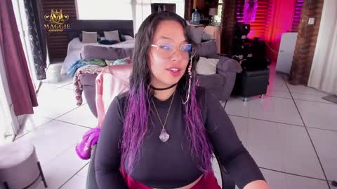 Luna online show from April 2026 09:34:01 PM