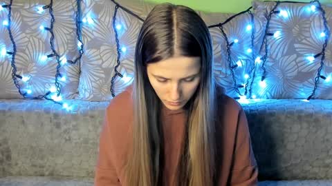 Maggie online show from December 2024 01:00:02 AM