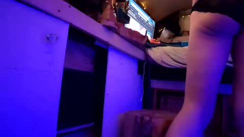 Gaia Love online show from January 2025 06:34:01 AM