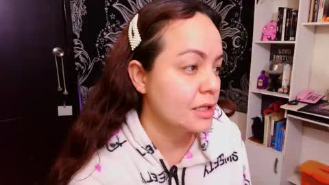 Claire online show from September 2025 11:30:01 PM