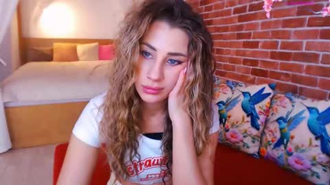 Hypnotizing online show from February 2026 06:22:01 AM