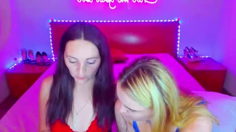 Snapshot of magiceyess chatting on December 2024 11:29:02 AM Lili and Bella online show from December 2024 11:29:02 AM