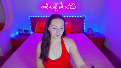 Snapshot of magiceyess chatting on December 2024 07:15:02 AM Lili and Bella online show from December 2024 07:15:02 AM
