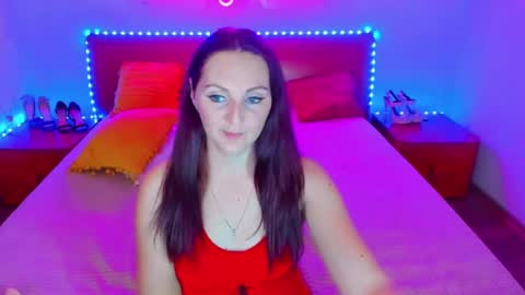 Snapshot of magiceyess chatting on December 2024 04:28:02 PM Lili and Bella online show from December 2024 04:28:02 PM