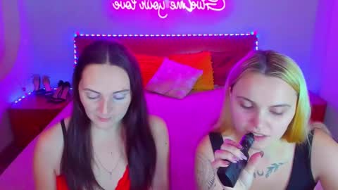 Snapshot of magiceyess chatting on December 2024 07:52:02 AM Lili and Bella online show from December 2024 07:52:02 AM