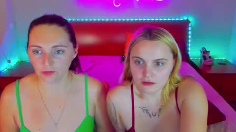 Snapshot of magiceyess chatting on December 2024 05:21:02 PM Lili and Bella online show from December 2024 05:21:02 PM
