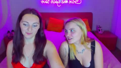 Snapshot of magiceyess chatting on December 2024 05:20:02 PM Lili and Bella online show from December 2024 05:20:02 PM