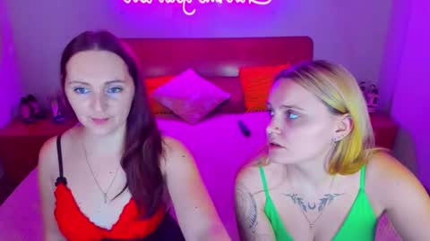 Snapshot of magiceyess chatting on January 2025 10:22:02 AM Lili and Bella online show from January 2025 10:22:02 AM