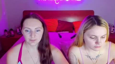 Snapshot of magiceyess chatting on February 2025 10:24:02 AM Lili and Bella online show from February 2025 10:24:02 AM