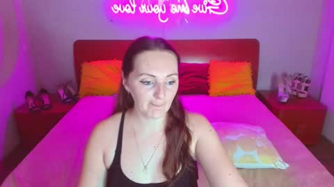 Snapshot of magiceyess chatting on February 2025 10:33:02 AM Lili and Bella online show from February 2025 10:33:02 AM