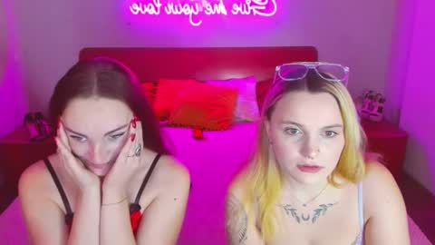 Snapshot of magiceyess chatting on February 2025 07:28:02 AM Lili and Bella online show from February 2025 07:28:02 AM