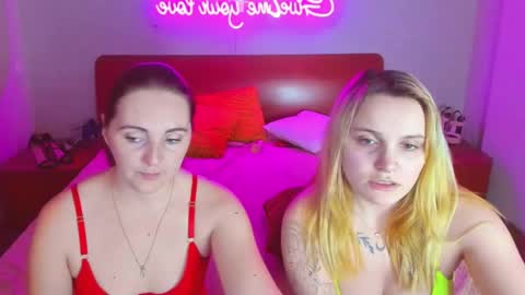 Snapshot of magiceyess chatting on February 2025 11:22:01 AM Lili and Bella online show from February 2025 11:22:01 AM