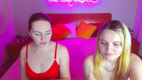 Snapshot of magiceyess chatting on February 2025 07:56:01 AM Lili and Bella online show from February 2025 07:56:01 AM