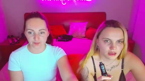 Snapshot of magiceyess chatting on February 2025 10:48:02 AM Lili and Bella online show from February 2025 10:48:02 AM