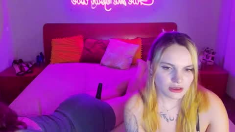 Snapshot of magiceyess chatting on March 2025 10:33:02 AM Lili and Bella online show from March 2025 10:33:02 AM