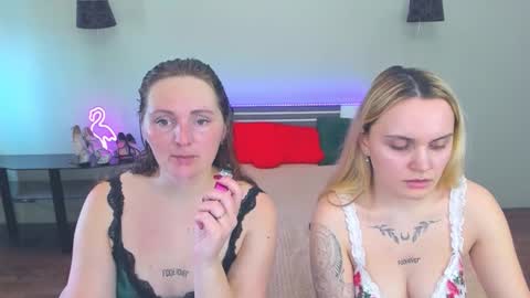 Lili and Bella online show from March 2026 07:25:02 AM