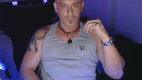 Snapshot of magicmike1110 chatting on November 2025 09:05:02 PM magicmike1110 online show from November 2025 09:05:02 PM