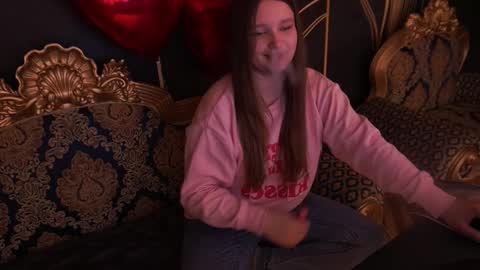 Snapshot of magicpeachhs chatting on February 2026 03:27:02 PM Emily online show from February 2026 03:27:02 PM